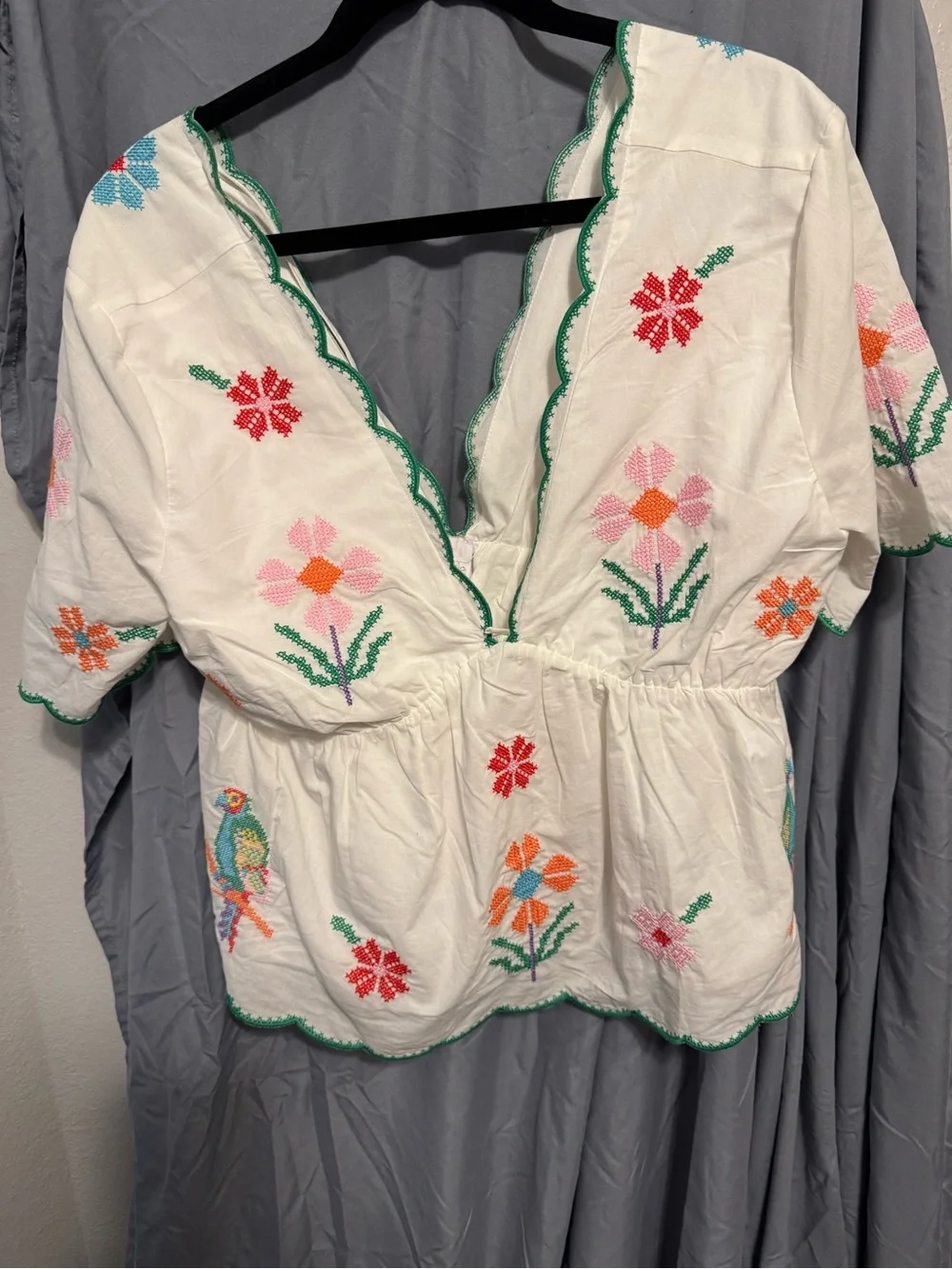 FARM Rio Cream Embroidered V-Neck Top with Green Trim - Picture 3 of 5
